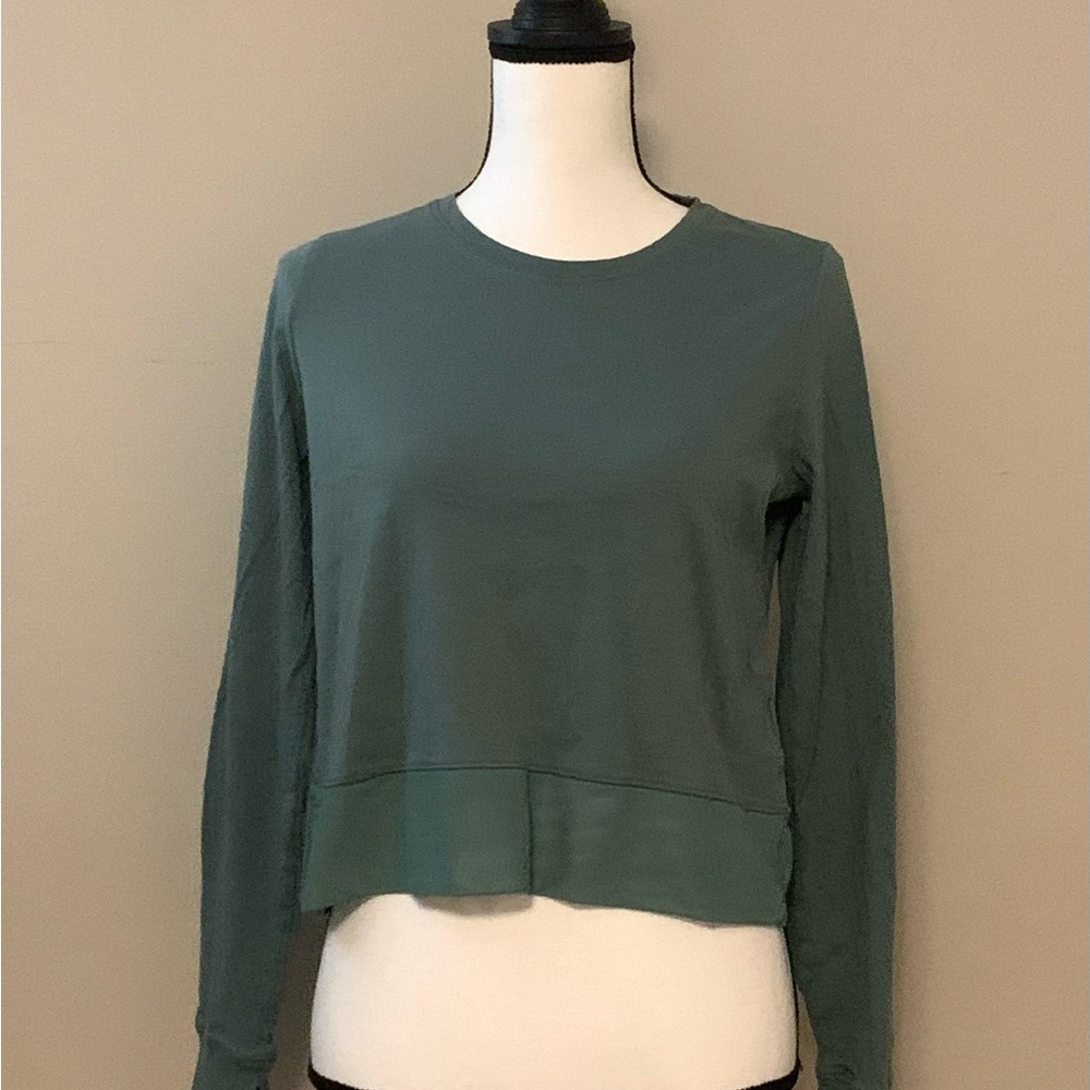 Hypr Wear Women's Green Long Sleeve Top cross back mesh long sleeve size med euc